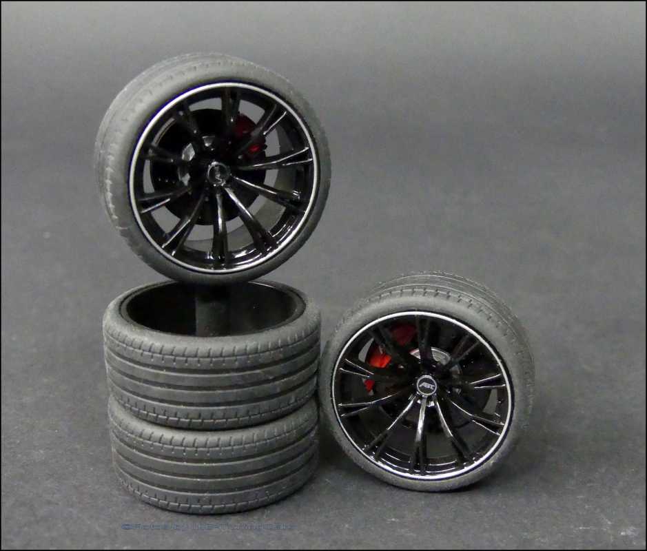1:18 Audi RS6+ ABT ASIA EDITION Rim Size